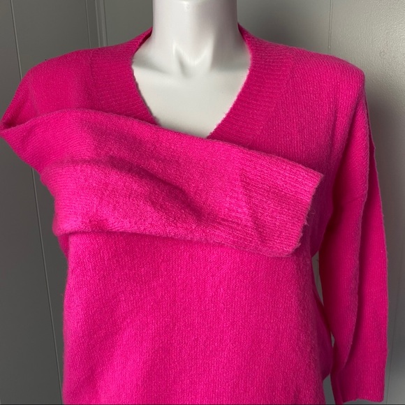 Dreamers Sweater NWT Hot Pink - Picture 2 of 6